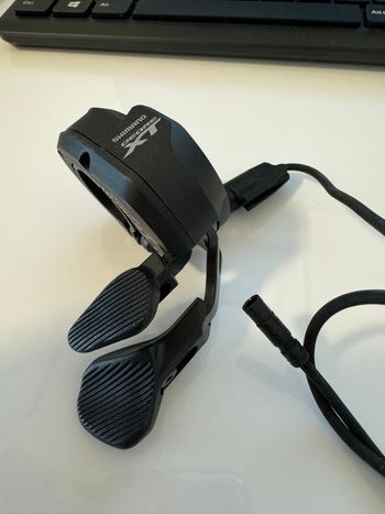Used Shimano SWM8050 2022 bike — image 2 of 3