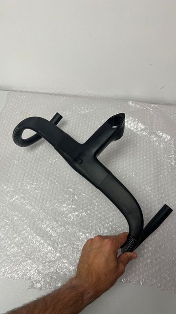 Brugt Pinarello Most Talon Ultra Light 1K 44/120mm 2025 Cockpit