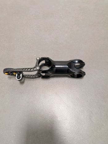 Used EXTRALITE EXTRALITE Vorbau HyperStem MTB/ Road 31,8 mm | +/ - 6° 80 mm + EXTRALITE Computer und GoPro Halterung GP-02 für CH-02 2024 bike — image 1 of 2