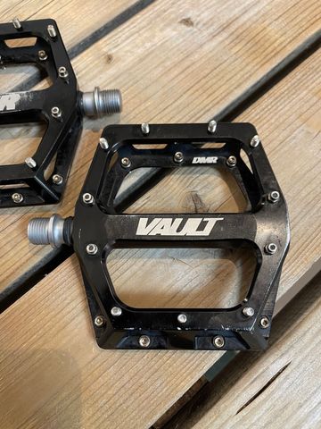 Brugt DMR VAULT PLATFORM PEDALS BLACK 2024 bike — billede 2 af 6