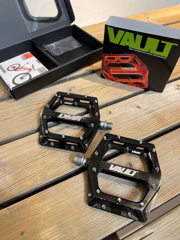 Brugt DMR VAULT PLATFORM PEDALS BLACK 2024 Drivetrain & Pedals