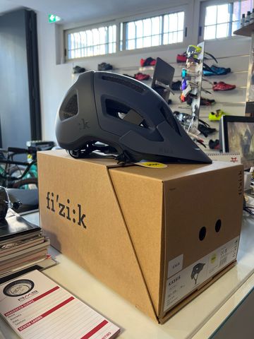 Used Fizik kassis 2025 bike — image 2 of 4
