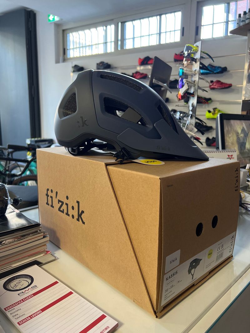 Used Fizik kassis 2025 bike — image 2 of 4
