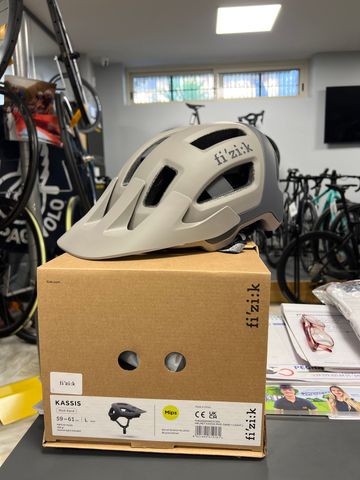 Fizik kassis 2025 Cycling Accessories usato