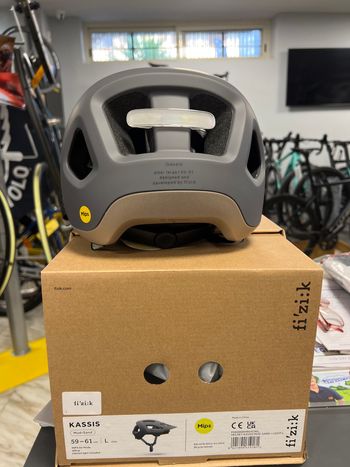 Used Fizik kassis 2025 bike — image 5 of 5