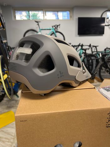 Used Fizik kassis 2025 bike — image 4 of 5