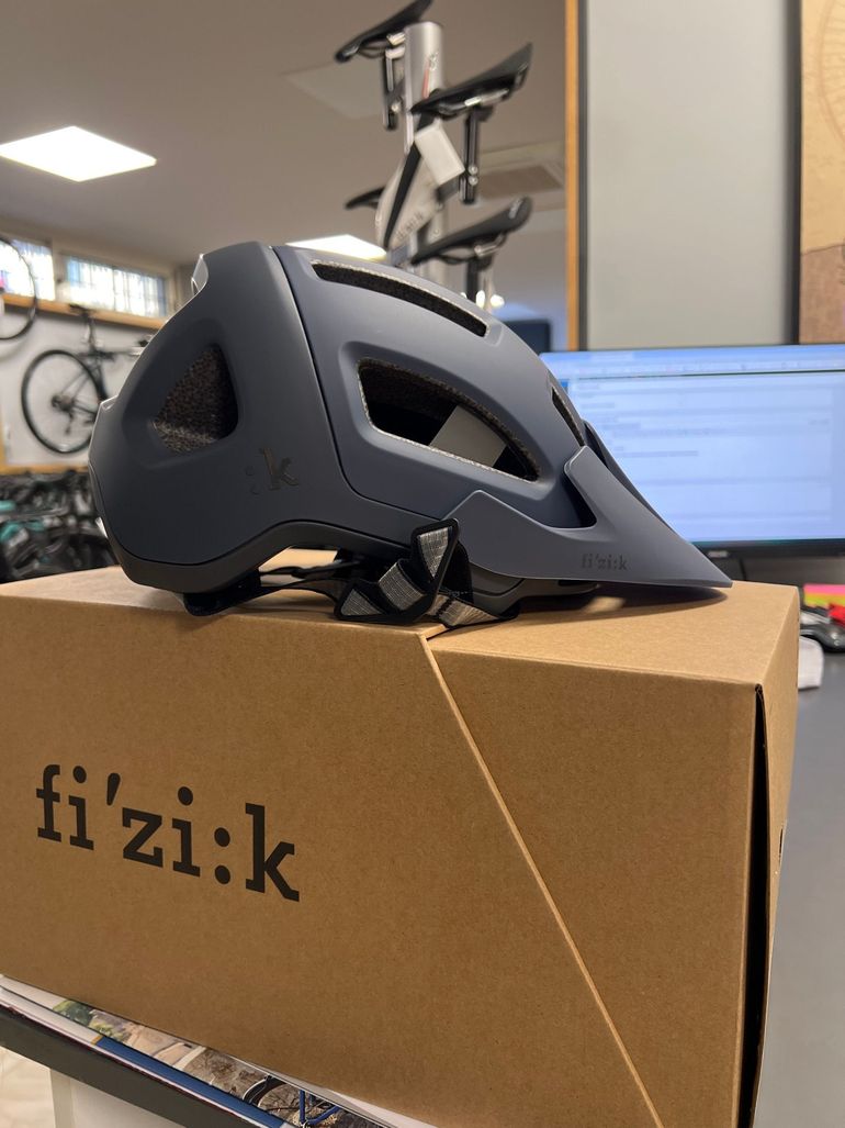Used Fizik kassis 2025 bike — image 2 of 3