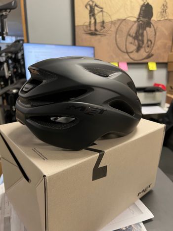 Used MET idolo 2025 bike — image 6 of 6