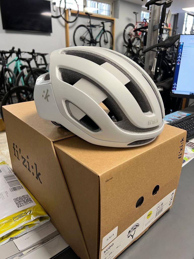 Used Fizik kudo 2025 bike — image 4 of 4
