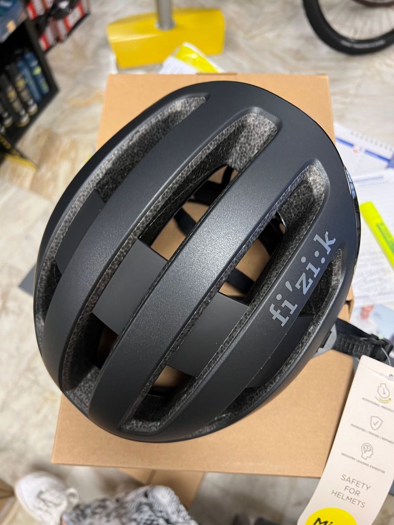 Used Fizik kudo 2025 bike — image 3 of 4