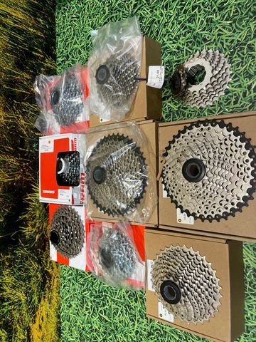Sunshine, Sunrace, Sram en Shimano Cassetes en freewheels 2022 Drivetrain & Pedals usato