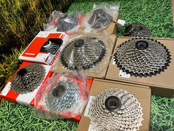 Used Sunshine, Sunrace, Sram en Shimano Cassetes en freewheels 2022 bike — image 3 of 12
