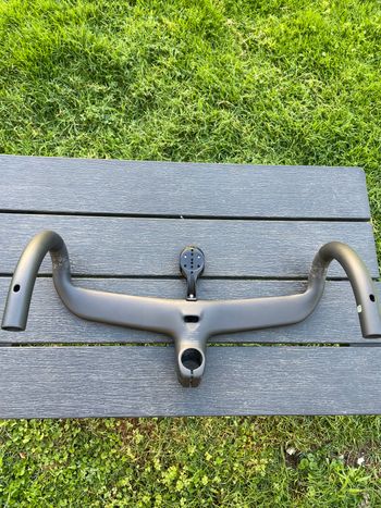 Roval Rapide Cockpid 400×110mm Shop Soiled: Roval Rapide Cockpit 110mm x 400mm - Matte Carbon