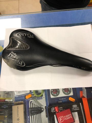 Used Selle Italia slr carbonio Saddles & Seatposts