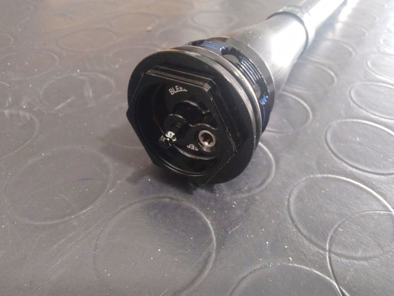 Brugt RockShox Charger Race Day 2025 bike — billede 8 af 18