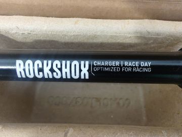 Brugt RockShox Charger Race Day 2025 bike — billede 9 af 18