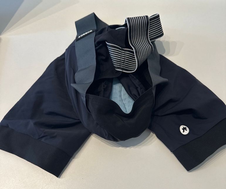 Assos Donna 2024 bike d'occasion — image 1 sur 3