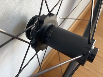 Used Scope R5 Carbon Wheelset bike — image 4 of 11