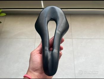 Salomon, Sella SAN MARCO “open fit” 13x26 cm (13 cm di larghezza e 26 di lunghezza)