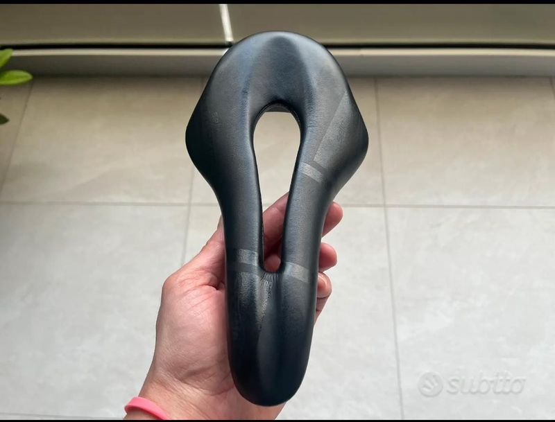 Used Salomon Sella SAN MARCO “open fit” 13x26 cm (13 cm di larghezza e 26 di lunghezza) 2025 Saddles & Seatposts