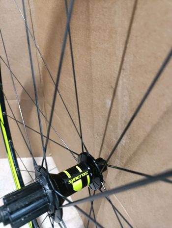 Used Dt Swiss rp 1.5 syncros 2018 bike — image 4 of 6