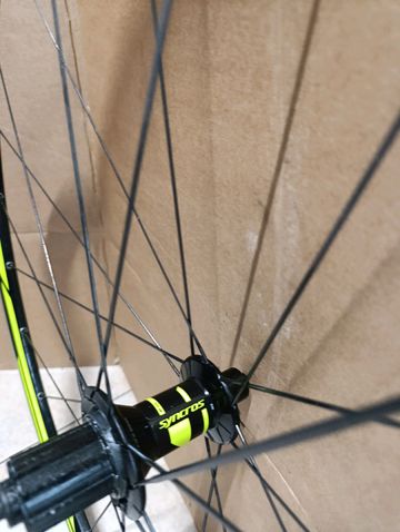 Używany Dt Swiss rp 1.5 syncros 2018 bike — zdjęcie 4 z 6