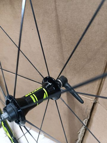 Używany Dt Swiss rp 1.5 syncros 2018 bike — zdjęcie 3 z 6