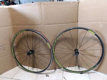 Used Dt Swiss rp 1.5 syncros 2018 bike — image 5 of 6