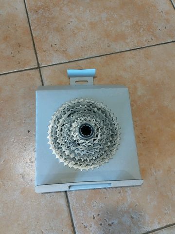 Shimano cs m5100 2024 Drivetrain & Pedals usato