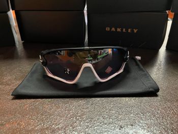 Oakley, jawbreaker
