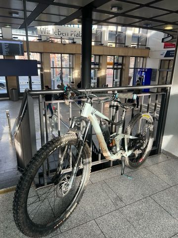 Brugt Marzocchi Bomber z2 2022 Fork