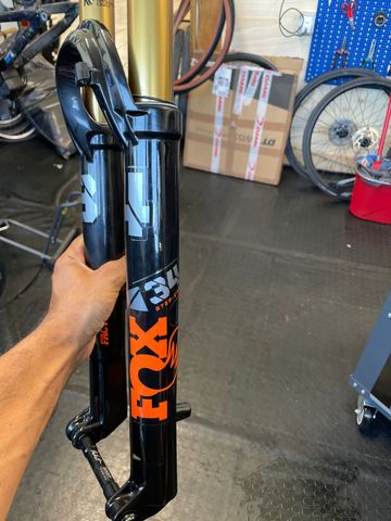 Used Fox 34 STEP CAST KASHIMA 2024 bike — image 3 of 4