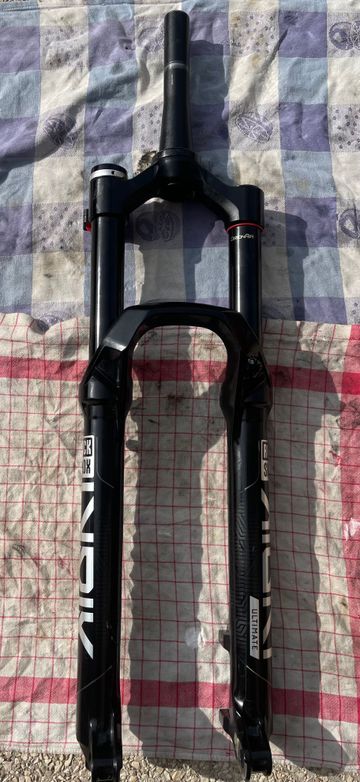 Gebrauchtes Rockshox Flight Attendant Lyrik 160mm + Super Deluxe 2023 Fork