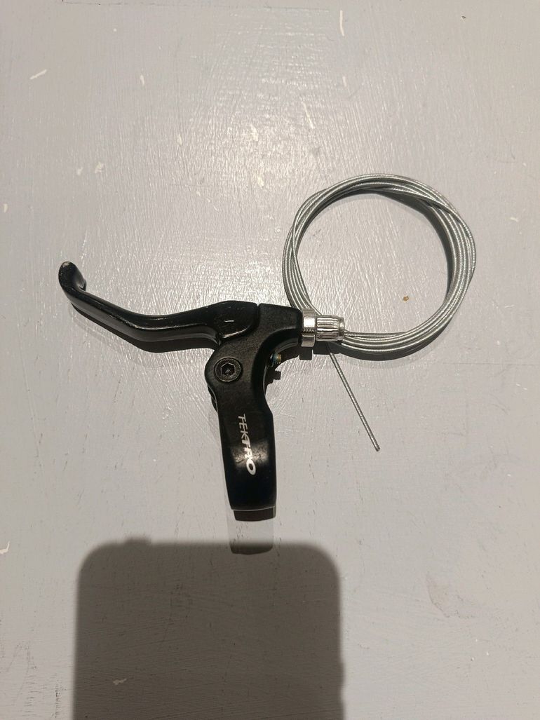 Used Tektro brake bike — image 1 of 3
