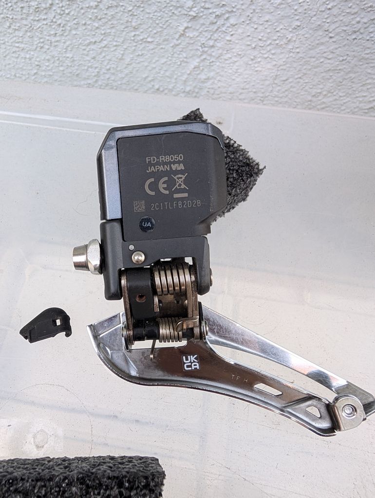 Used Shimano Ultegra r8050 di2 rim brake 172.5 53/39 bike — image 11 of 18