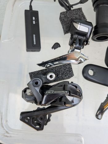 Used Shimano Ultegra r8050 di2 rim brake 172.5 53/39 bike — image 3 of 18