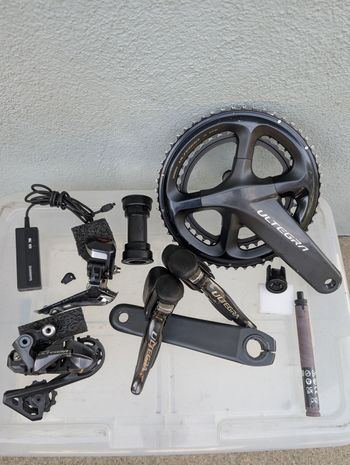 Used Shimano Ultegra r8050 di2 rim brake 172.5 53/39 bike — image 1 of 18