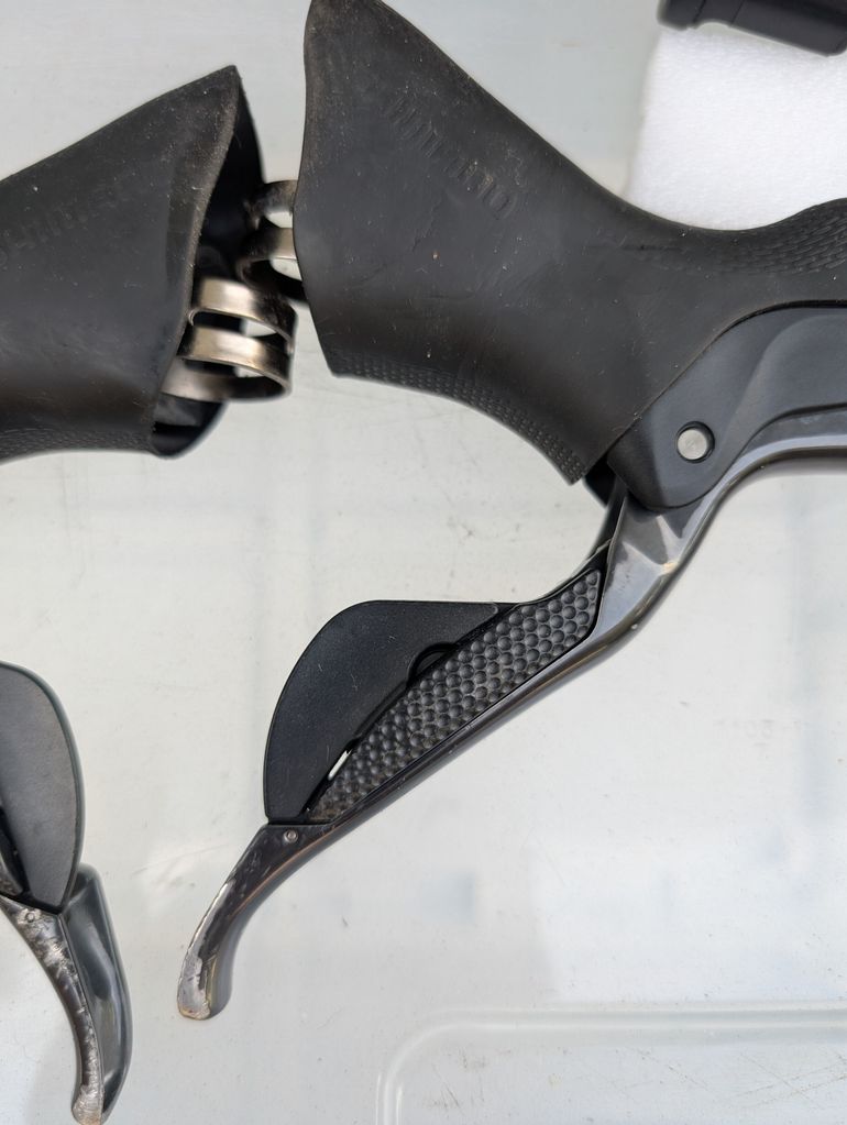 Used Shimano Ultegra r8050 di2 rim brake 172.5 53/39 bike — image 17 of 18