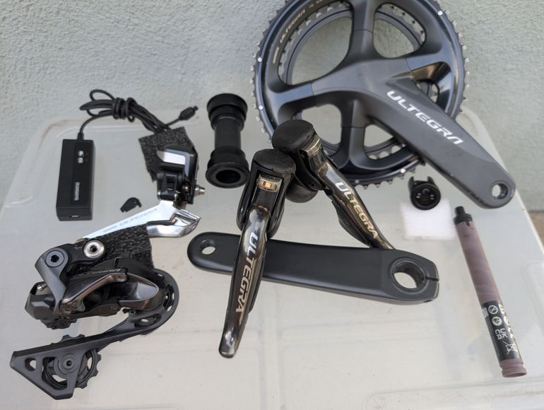 Used Shimano Ultegra r8050 di2 rim brake 172.5 53/39 bike — image 2 of 18
