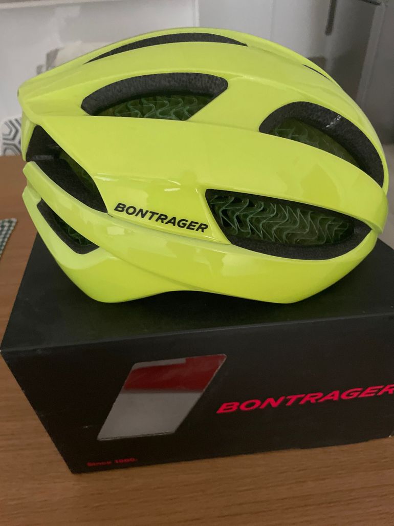 Brugt Bontrager SPECTER WAVECELL HELMET TG M 2024 bike — billede 2 af 3
