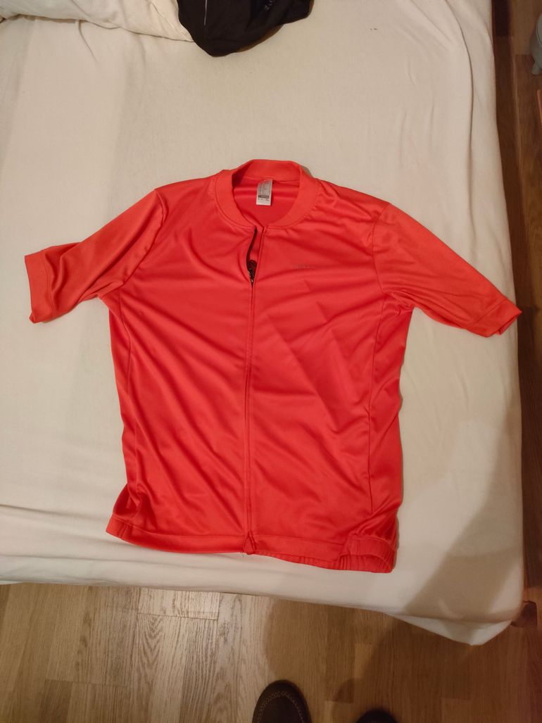 Used Triban RC100 SS JERSEY MEN RED 2021 bike — image 2 of 2
