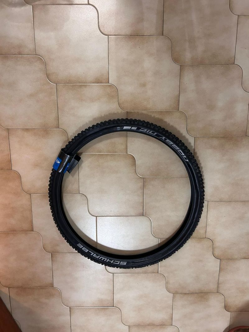 Käytetty Schwalbe Nobby Nic Tyres & Tubes