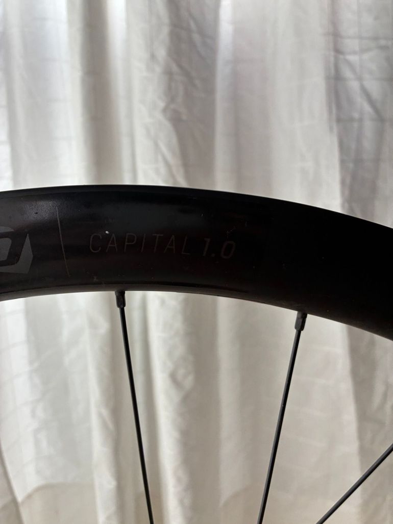 Brugt Syncros Capital 1.0 40mm disc 2025 bike — billede 2 af 6