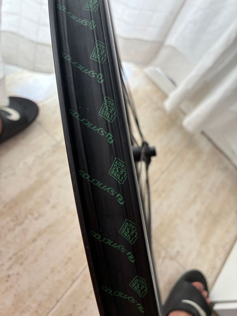 Brugt Syncros Capital 1.0 40mm disc 2025 bike — billede 4 af 6