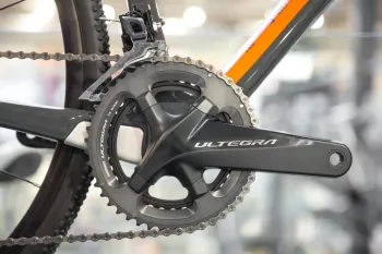 Shimano 105 2023 Drivetrain & Pedals usato