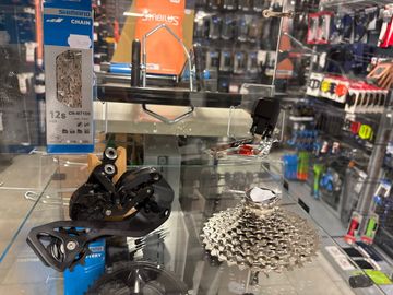 Używany Shimano Sh-R7150 105 di2 2025 Groupset