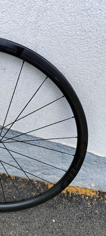 Brugt ffwd RYOT 33 {DT swiss 240} 2024 bike — billede 3 af 5