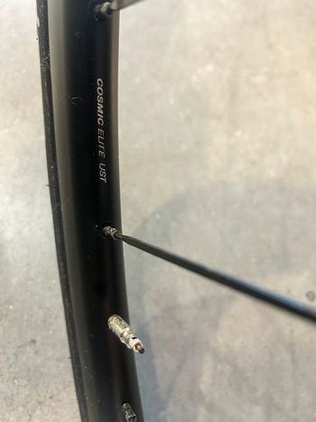Used Mavic Cosmic Elite Ust 2023 bike — image 2 of 13