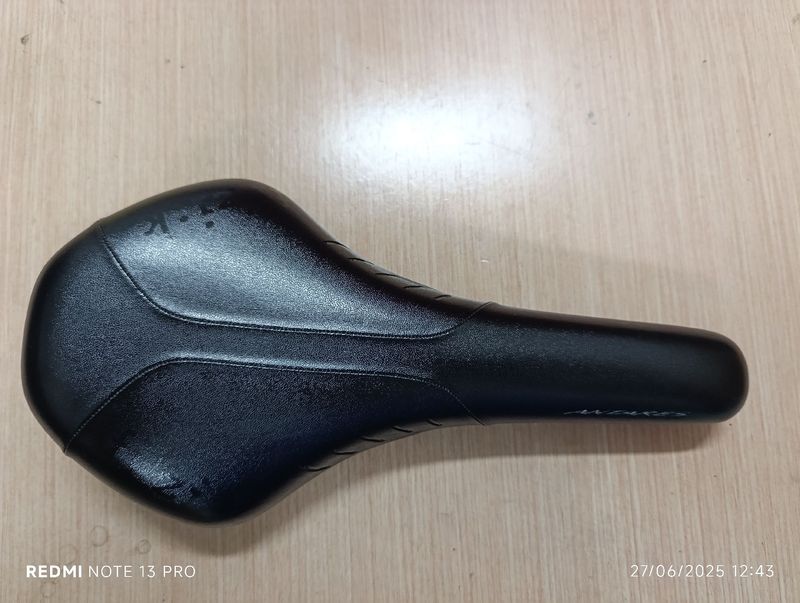 Käytetty Fizik antares 2017 Saddles & Seatposts