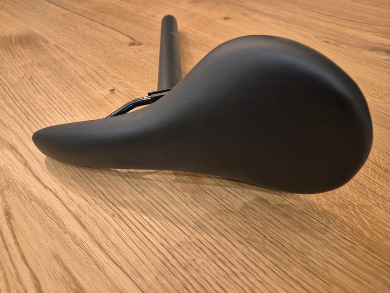 Used BOMBTRACK DART saddle 2023 Saddles & Seatposts
